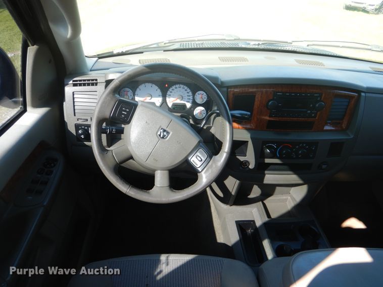 image for item FT9395 2006 Dodge Ram 1500 Mega Cab pickup truck