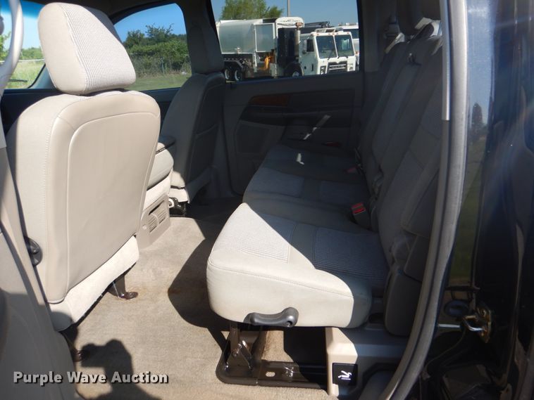 image for item FT9395 2006 Dodge Ram 1500 Mega Cab pickup truck