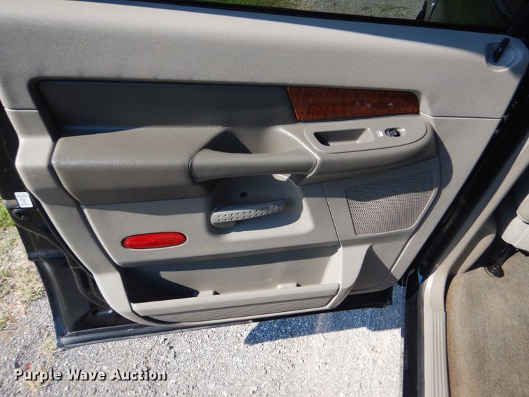 image for item FT9395 2006 Dodge Ram 1500 Mega Cab pickup truck