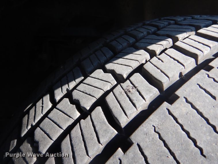 image for item FT9395 2006 Dodge Ram 1500 Mega Cab pickup truck