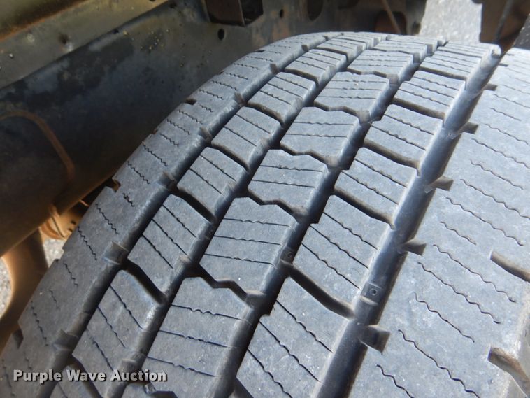 image for item FT9395 2006 Dodge Ram 1500 Mega Cab pickup truck