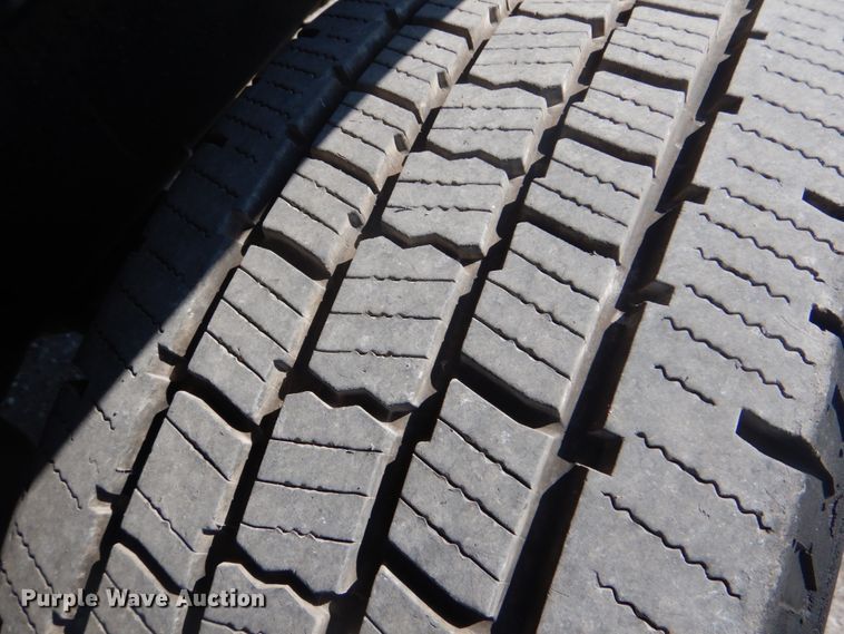 image for item FT9395 2006 Dodge Ram 1500 Mega Cab pickup truck