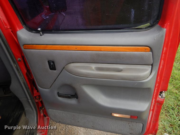 image for item FT9420 1997 Ford F250 Crew Cab pickup truck