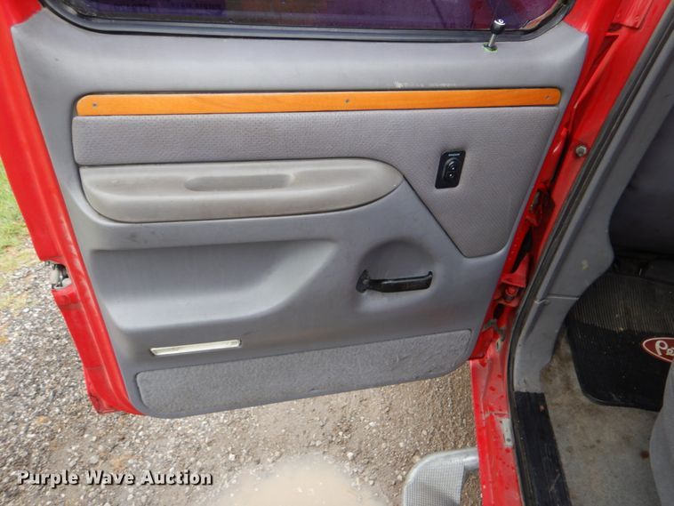 image for item FT9420 1997 Ford F250 Crew Cab pickup truck