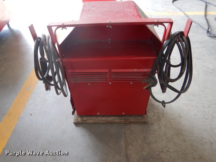image for item FY9588 Lincoln 225/125 AC/DC welder