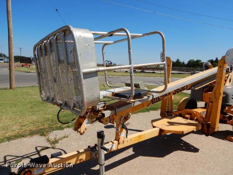 image for item GH9529 2006 Biljax 3632T boom lift