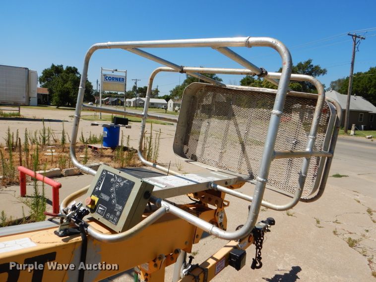 image for item GH9529 2006 Biljax 3632T boom lift