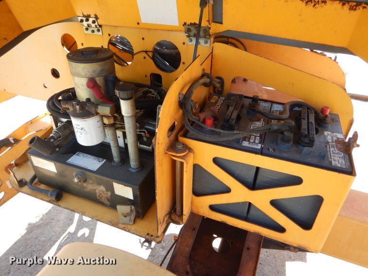 image for item GH9529 2006 Biljax 3632T boom lift