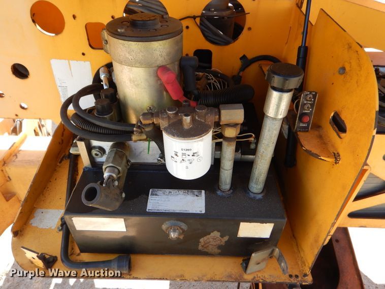 image for item GH9529 2006 Biljax 3632T boom lift