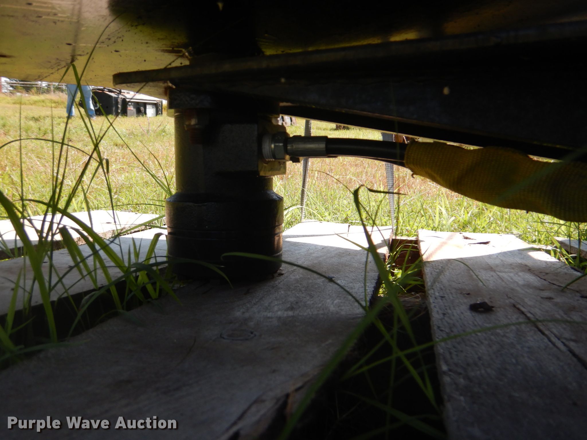 Bobcat spreader in Coweta, OK Item FT9407 sold Purple Wave