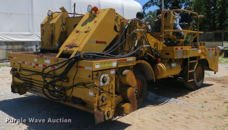 image for item DB10233 Etnyre chip spreader