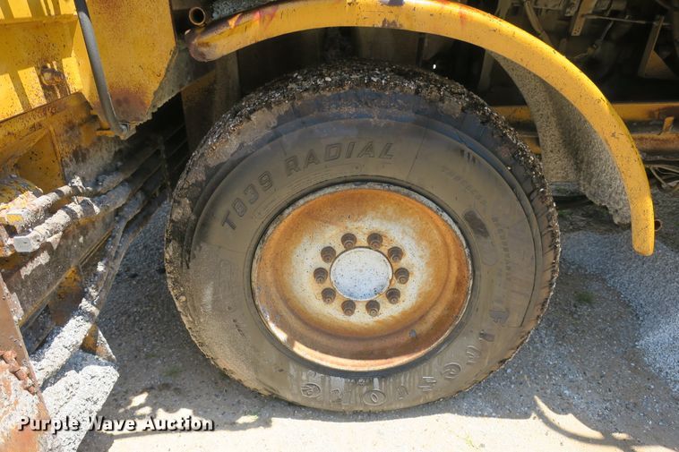 image for item DB10233 Etnyre chip spreader