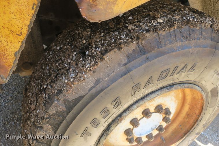 image for item DB10233 Etnyre chip spreader