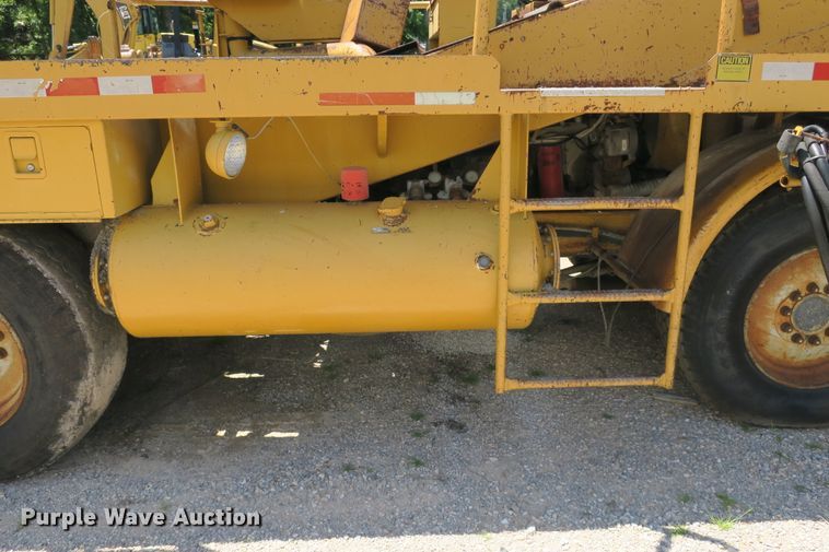 image for item DB10233 Etnyre chip spreader