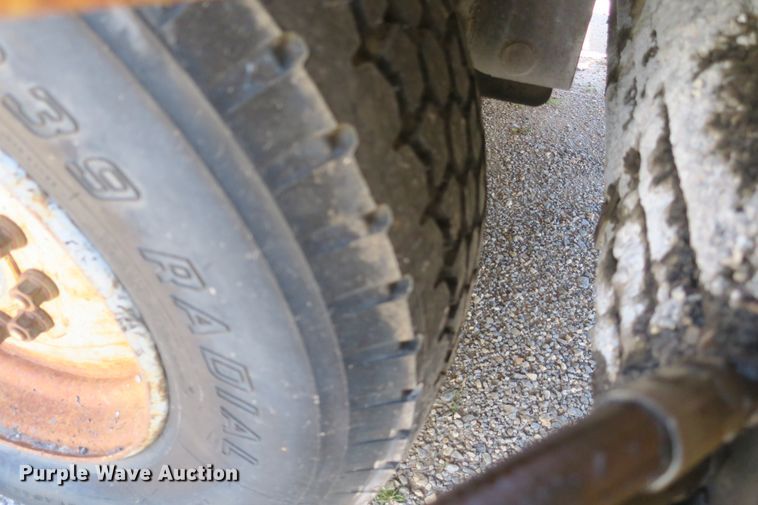 image for item DB10233 Etnyre chip spreader