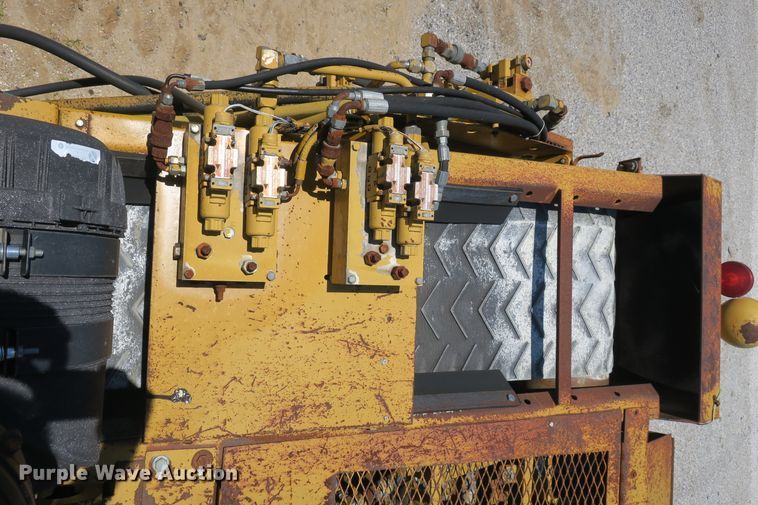 image for item DB10233 Etnyre chip spreader