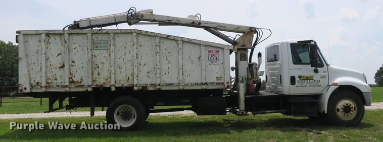 image for item DB10240 2003 International 4300 waste material handling truck