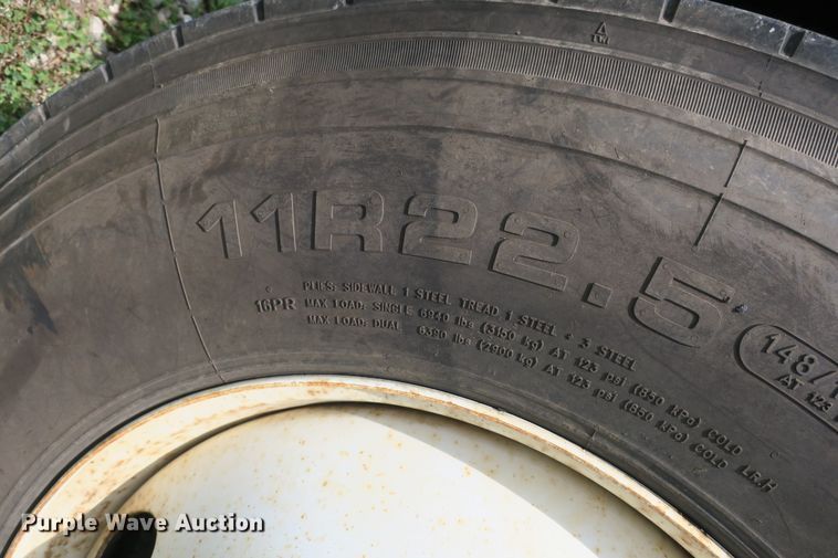 image for item DB10240 2003 International 4300 waste material handling truck