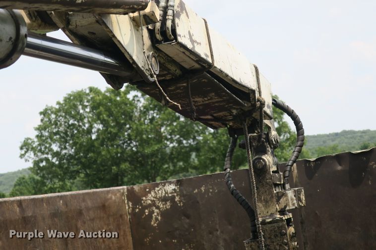 image for item DB10240 2003 International 4300 waste material handling truck