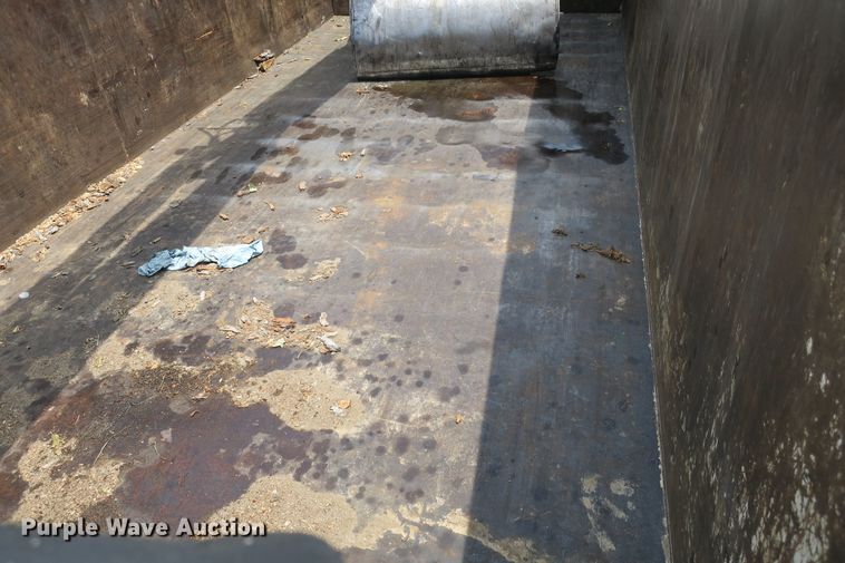 image for item DB10240 2003 International 4300 waste material handling truck