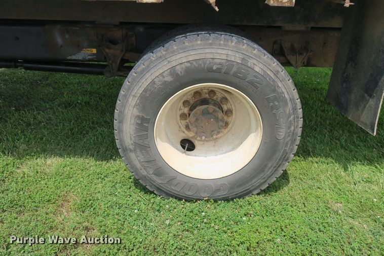 image for item DB10240 2003 International 4300 waste material handling truck