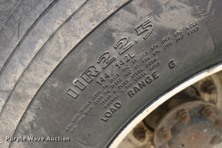 image for item DB10240 2003 International 4300 waste material handling truck