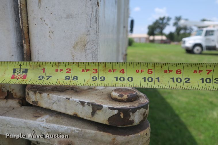 image for item DB10240 2003 International 4300 waste material handling truck