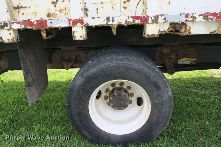 image for item DB10240 2003 International 4300 waste material handling truck