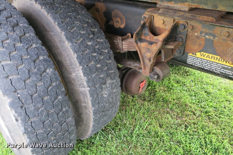 image for item DB10240 2003 International 4300 waste material handling truck