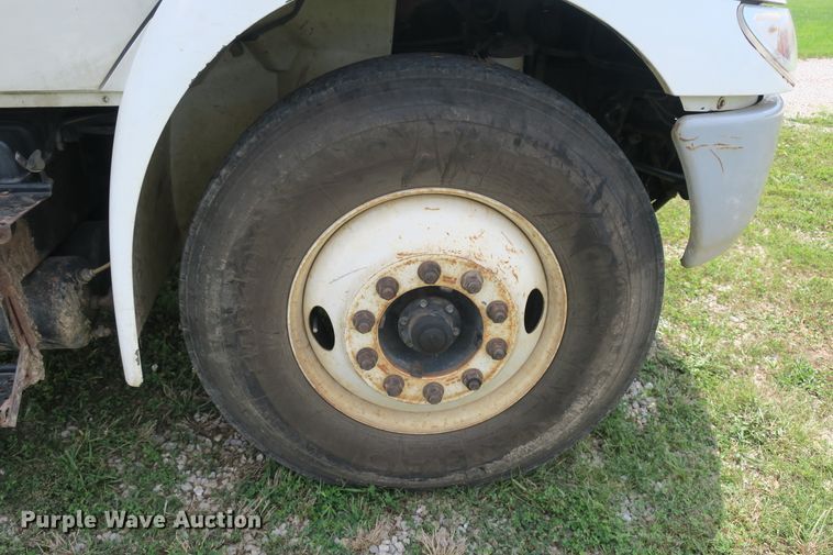 image for item DB10240 2003 International 4300 waste material handling truck