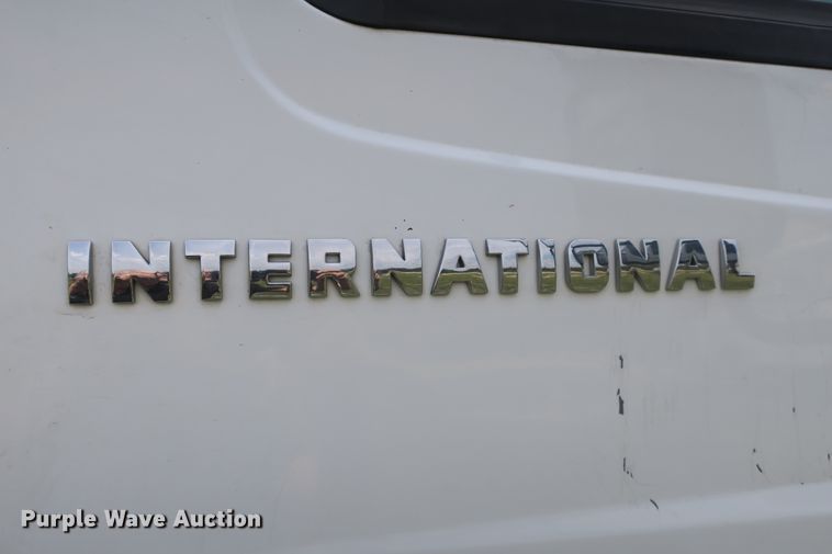 image for item DB10240 2003 International 4300 waste material handling truck