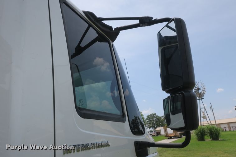 image for item DB10240 2003 International 4300 waste material handling truck