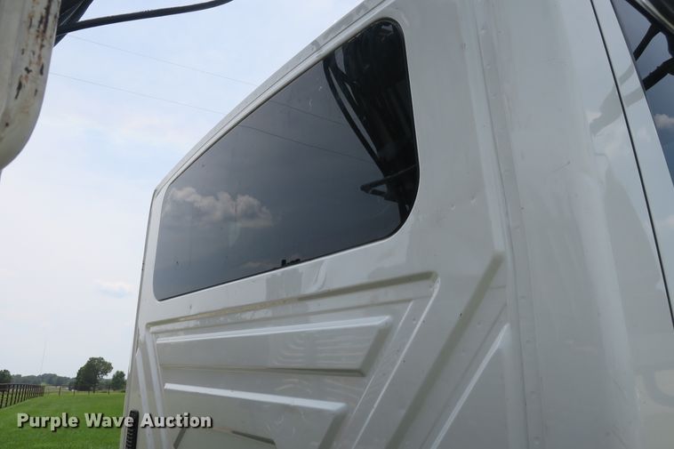 image for item DB10240 2003 International 4300 waste material handling truck