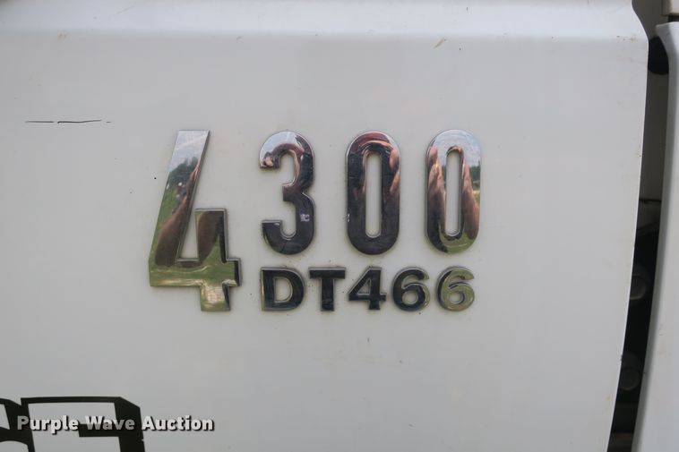 image for item DB10240 2003 International 4300 waste material handling truck