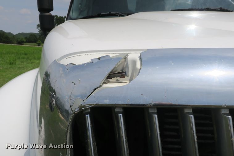 image for item DB10240 2003 International 4300 waste material handling truck