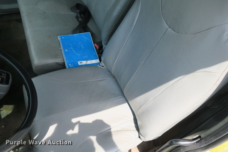 image for item DB10240 2003 International 4300 waste material handling truck