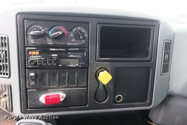 image for item DB10240 2003 International 4300 waste material handling truck
