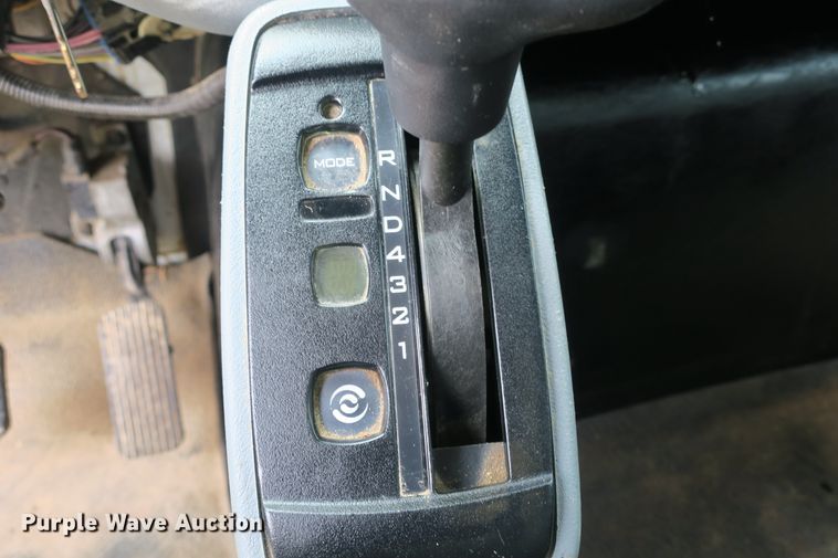 image for item DB10240 2003 International 4300 waste material handling truck