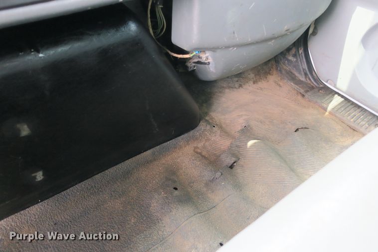 image for item DB10240 2003 International 4300 waste material handling truck