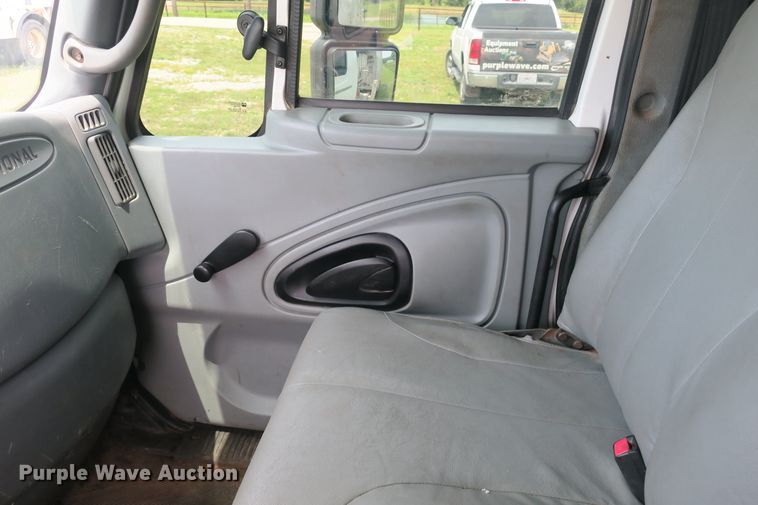 image for item DB10240 2003 International 4300 waste material handling truck