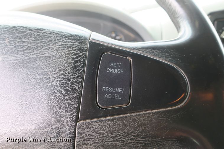 image for item DB10240 2003 International 4300 waste material handling truck