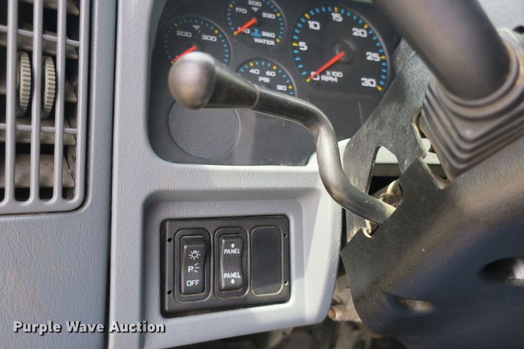 image for item DB10240 2003 International 4300 waste material handling truck