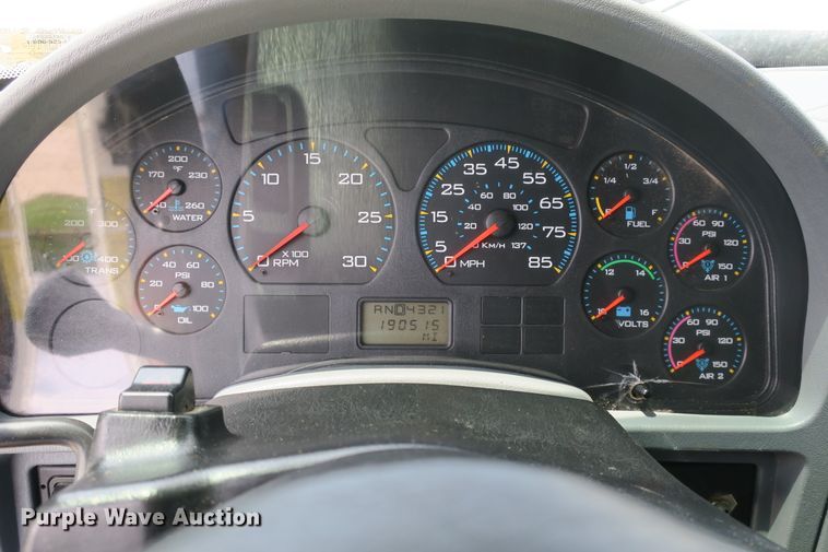 image for item DB10240 2003 International 4300 waste material handling truck