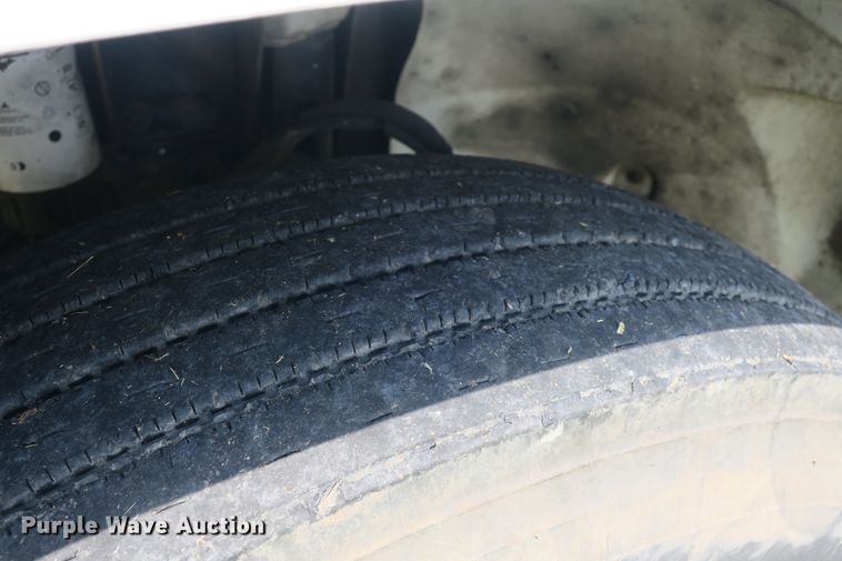 image for item DB10242 2000 Freightliner FL70 bucket truck