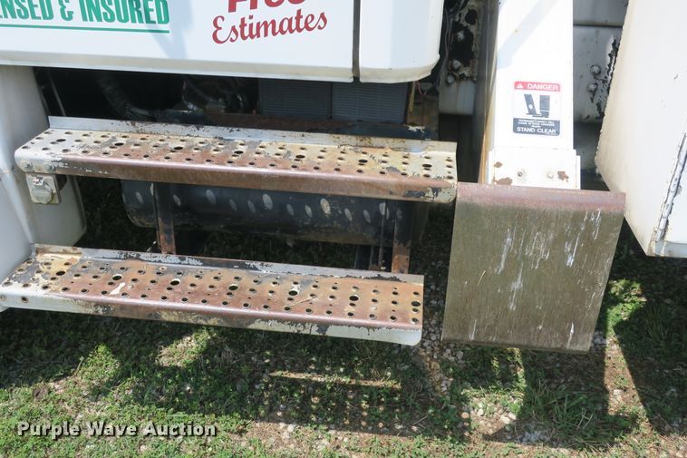 image for item DB10242 2000 Freightliner FL70 bucket truck