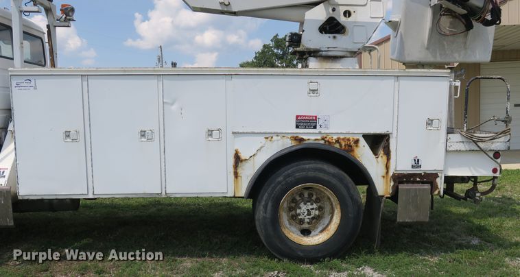 image for item DB10242 2000 Freightliner FL70 bucket truck