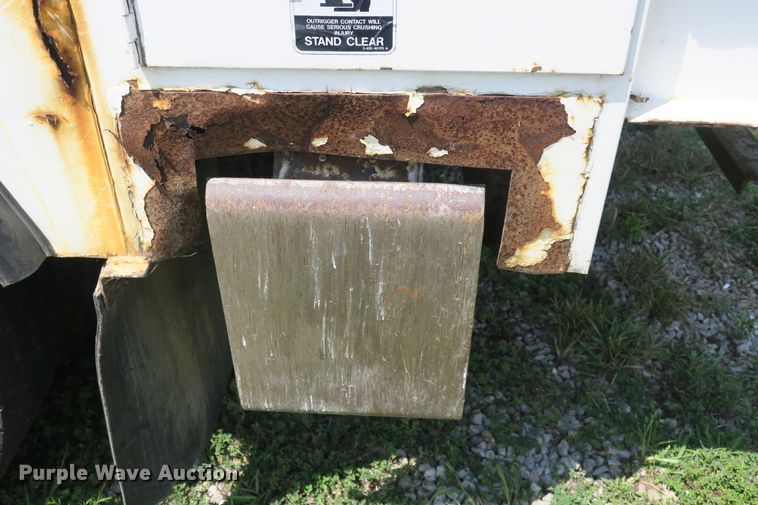 image for item DB10242 2000 Freightliner FL70 bucket truck