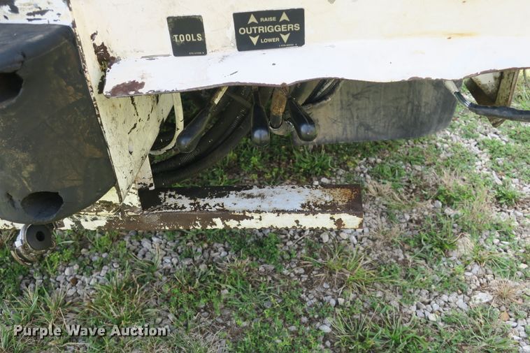 image for item DB10242 2000 Freightliner FL70 bucket truck