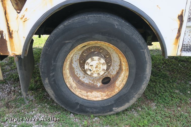 image for item DB10242 2000 Freightliner FL70 bucket truck