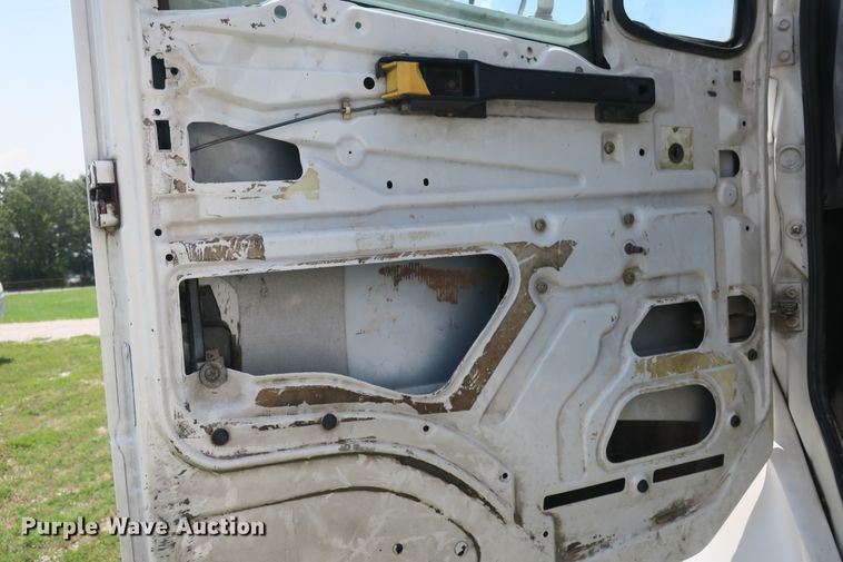 image for item DB10242 2000 Freightliner FL70 bucket truck